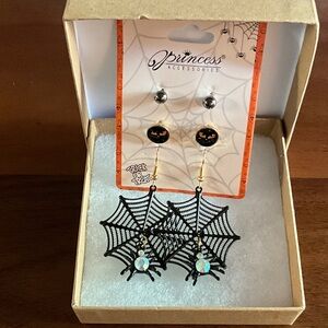 Princess Accessories Black Spider Web Earrings